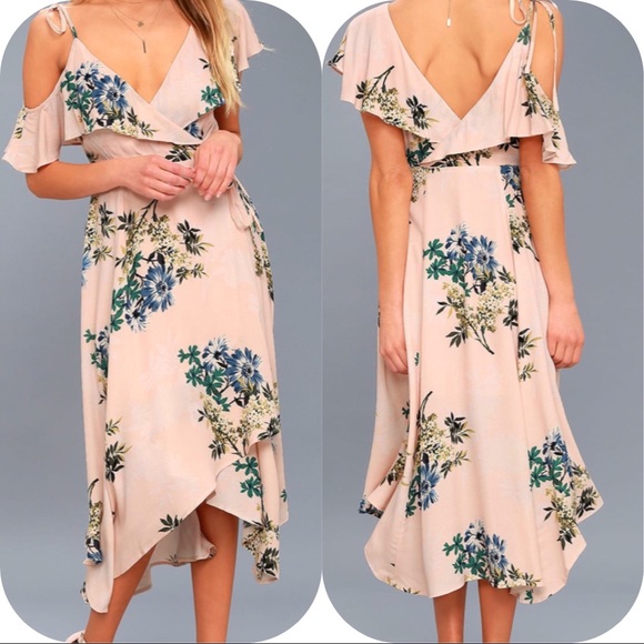 Astr Dresses & Skirts - NEW ASTR the label yessenia blush floral dress M